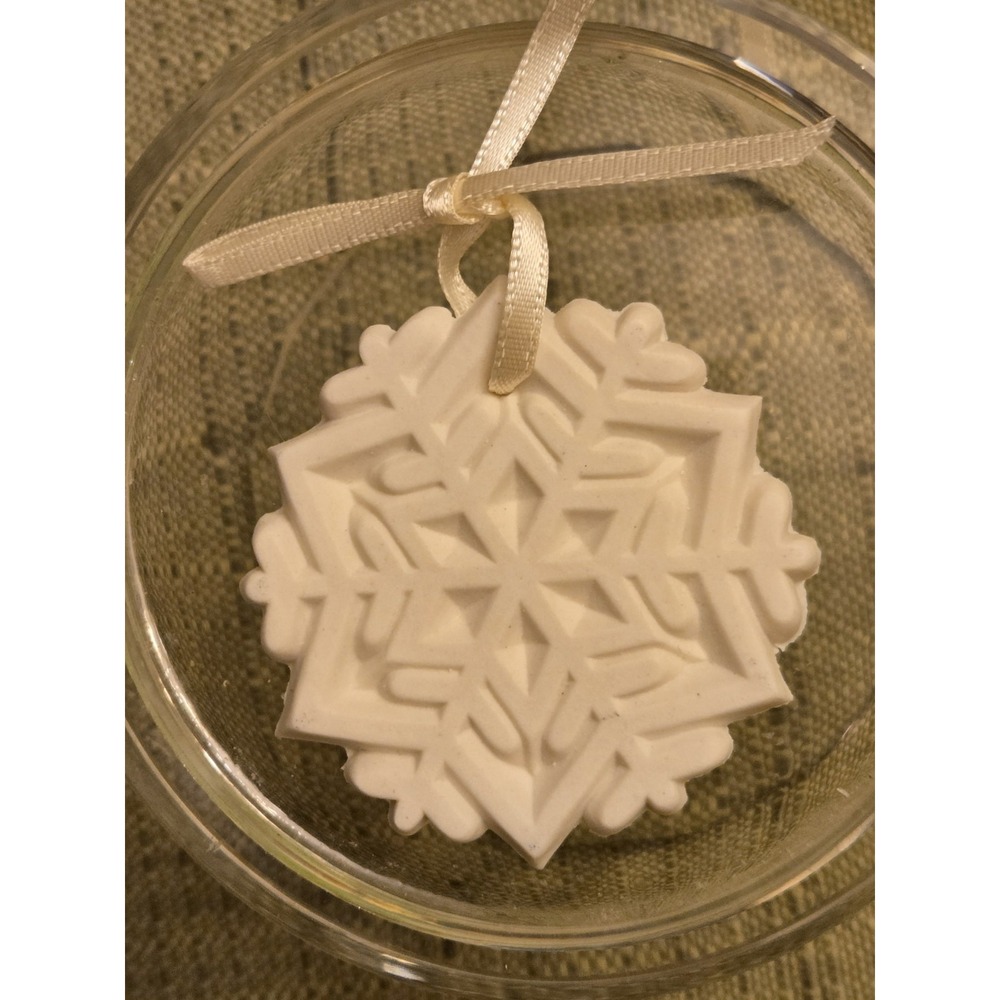 Vintage Retired 1989 Margaret Furlong 2" Snowflake 'A Winter Jewel' Ornament EUC
